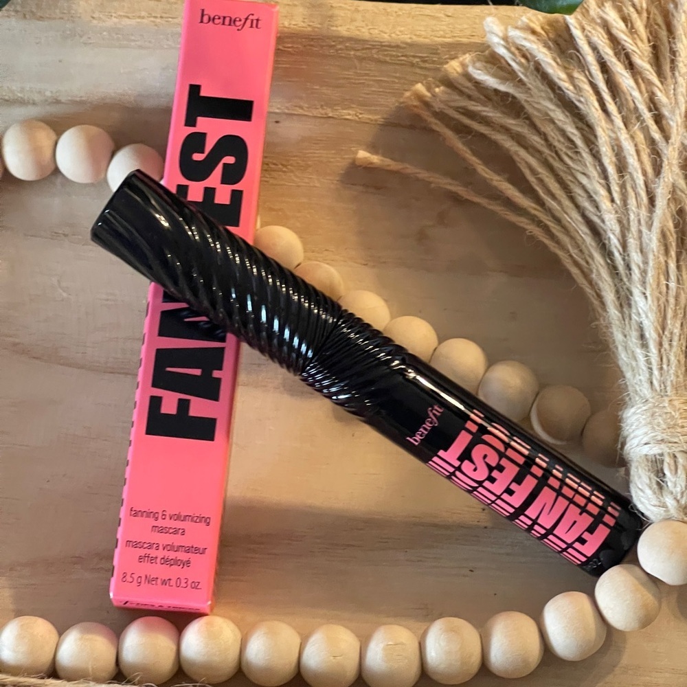 BENEFIT COSMETICS Fan Fest Fanning & Volumizing Mascara In Hyper Black - Picture 3 of 14
